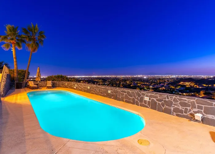 Mountain Viewscity Viewsheated Poolluxury Holiday home