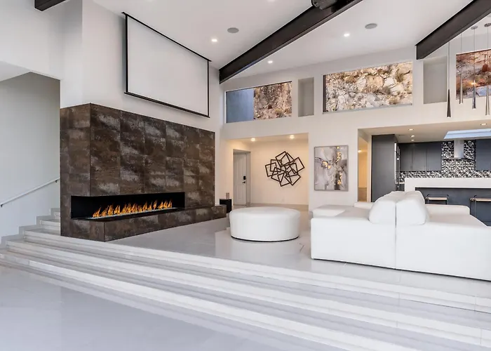 Holiday home Mountain Viewscity Viewsheated Poolluxury
