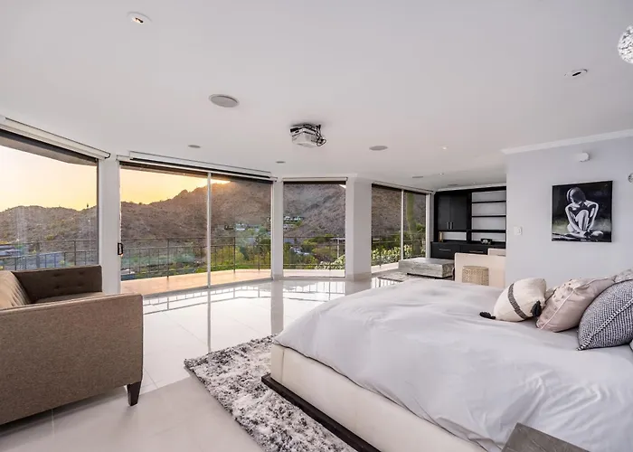 Mountain Viewscity Viewsheated Poolluxury Holiday home *